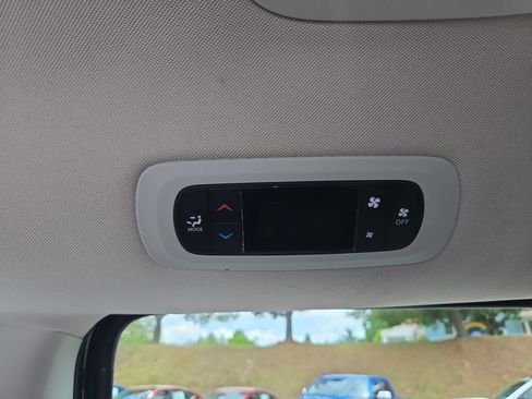 Used 2023 Chrysler Voyager LX FWD image 31