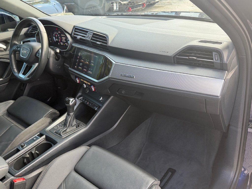 Used 2021 Audi Q3 2.0T Premium w/ Convenience Package AWD/4WD image 19