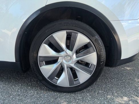 Used 2023 Tesla Model Y Long Range AWD/4WD image 35