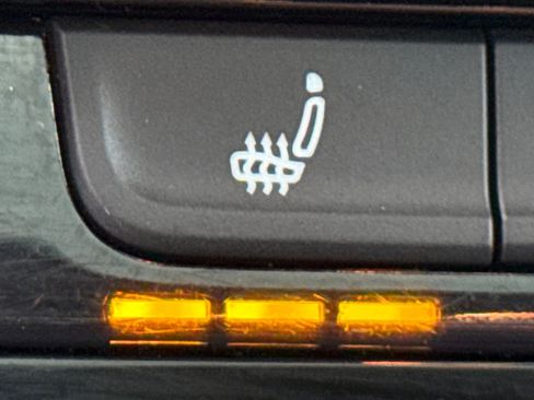 Certified 2024 Volkswagen Jetta SE w/ Panoramic Sunroof Package image 33