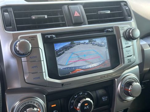 Used 2017 Toyota 4Runner SR5 AWD/4WD image 29