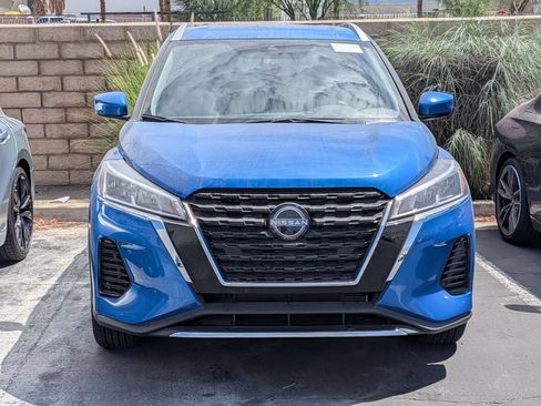 Used 2024 Nissan Kicks SV FWD image 2