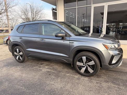 Used 2023 Volkswagen Taos S image 2