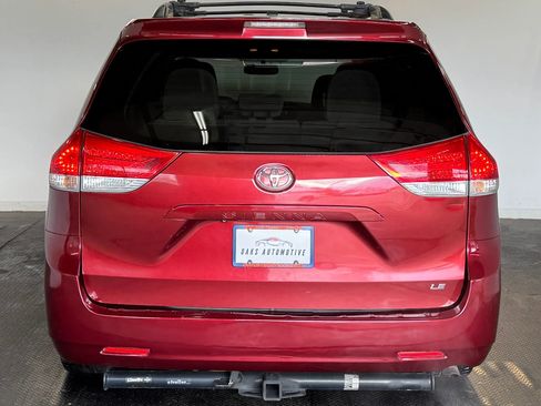 Used 2011 Toyota Sienna LE image 5