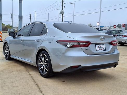 Certified 2022 Toyota Camry XLE image 2
