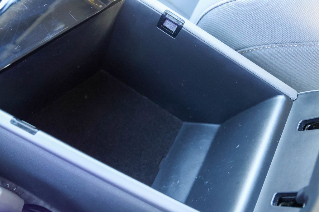 Used 2025 Hyundai Elantra Hybrid FWD image 19