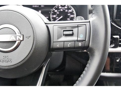 Used 2025 Nissan Pathfinder SV FWD image 14