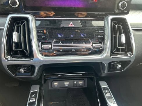 Certified 2023 Kia Sorento SX AWD/4WD image 20