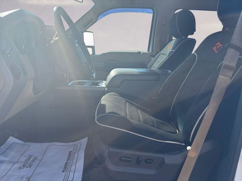 Used 2015 Ford F350 Lariat w/ Lariat Interior Package image 9