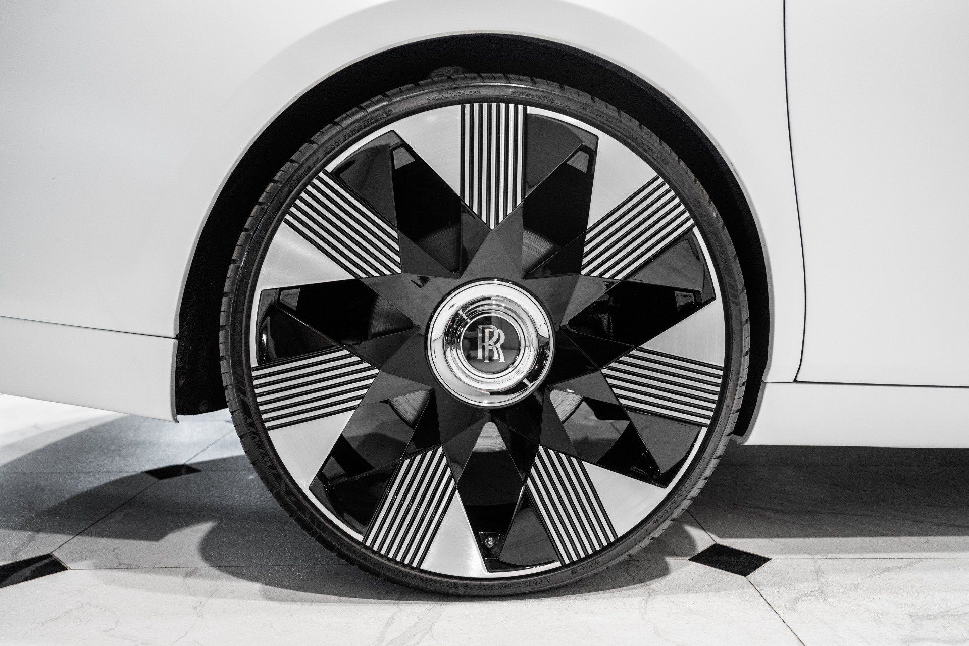 Used 2018 Rolls-Royce Phantom Sedan RWD image 15