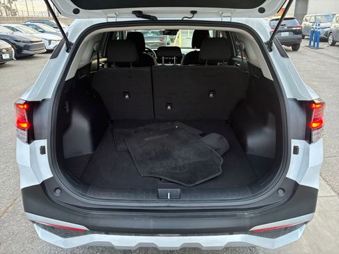 Used 2025 Kia Sportage LX image 30