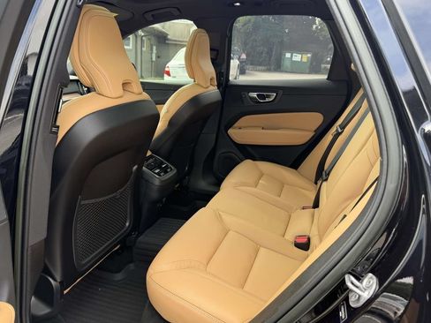 Used 2023 Volvo XC60 B6 Ultimate w/ Protection Package Premier AWD/4WD image 15