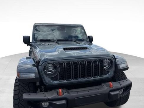Used 2025 Jeep Gladiator Mojave AWD/4WD image 2