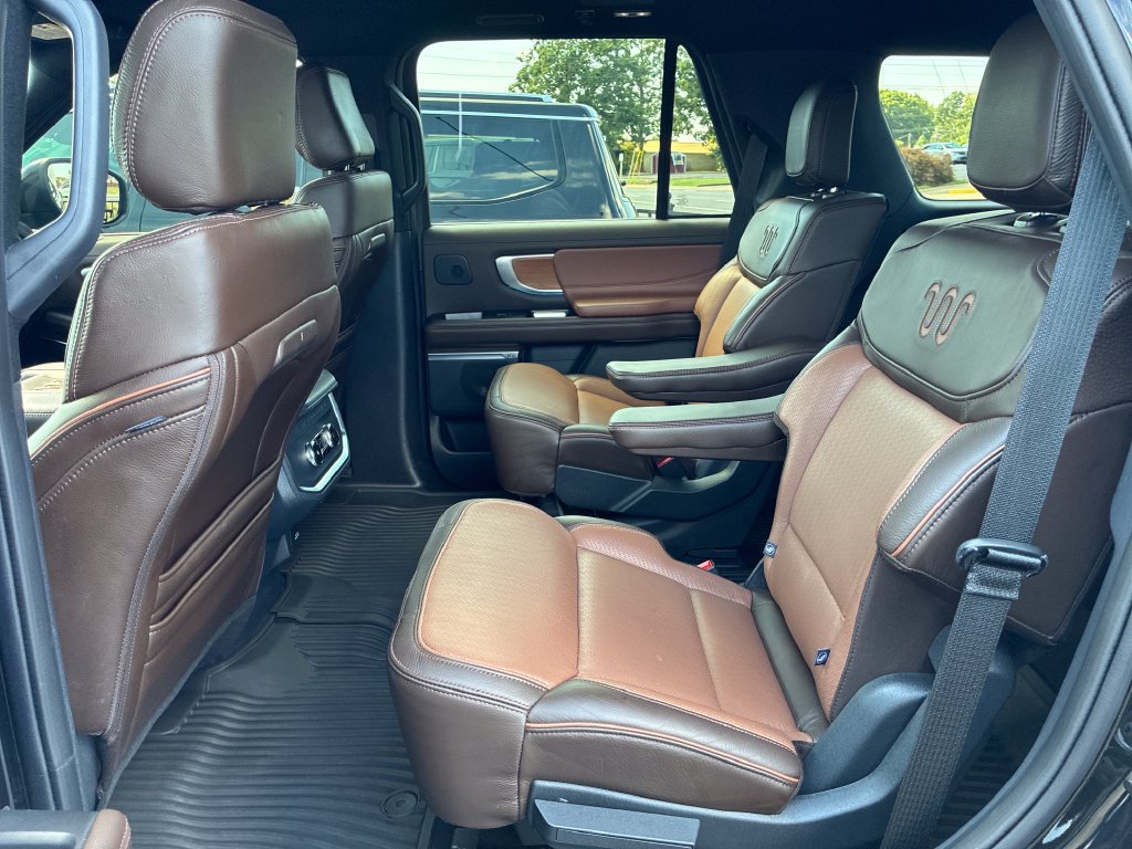 Used 2025 Ford Expedition King Ranch AWD/4WD image 17