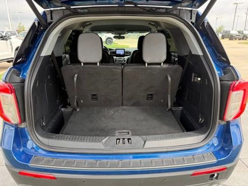 Certified 2023 Ford Explorer XLT w/ Equipment Group 202A RWD image 6