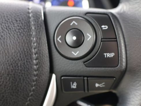 Used 2018 Toyota Corolla SE w/ SE Premium Package FWD image 12