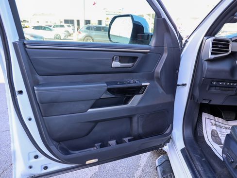 Used 2025 Toyota Tundra Limited image 32