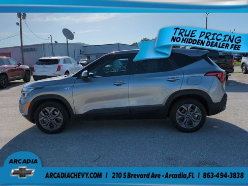 Used 2024 Kia Seltos LX AWD/4WD image 7