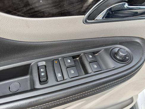 Used 2015 Buick Encore FWD image 13