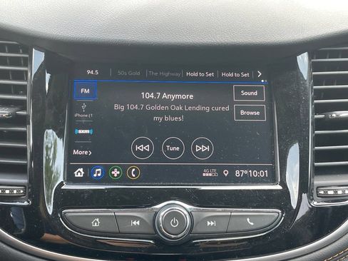 Certified 2022 Chevrolet Trax LT w/ LT Convenience Package AWD/4WD image 27