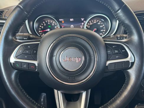 Used 2018 Jeep Compass Latitude w/ Popular Equipment Group FWD image 10