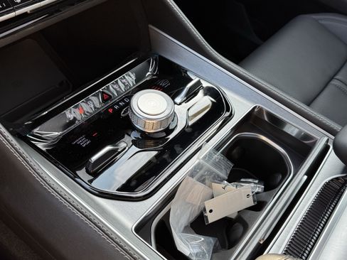 New 2025 Jeep Wagoneer L Series II image 25