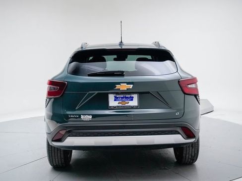 Used 2025 Chevrolet Trax LT w/ Driver Confidence Package image 5