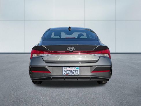 Certified 2026 Hyundai Elantra Hybrid FWD image 5