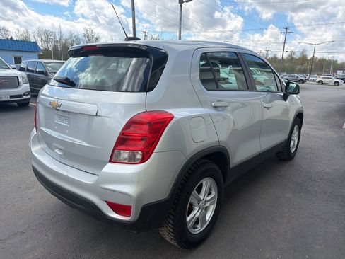 Used 2020 Chevrolet Trax LS FWD image 5