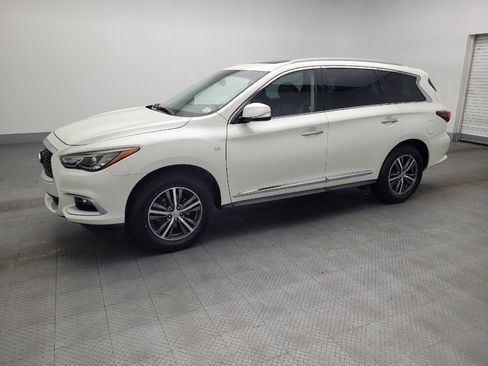 Used 2016 INFINITI QX60 AWD w/ Premium Package image 2