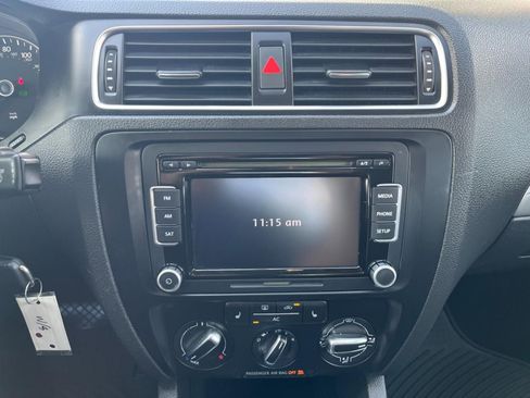 Used 2012 Volkswagen Jetta TDI image 17