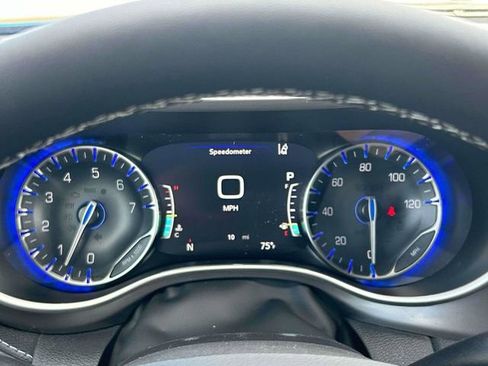 New 2026 Chrysler Pacifica Select image 37