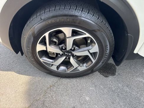 Used 2020 Kia Sportage LX AWD/4WD image 17