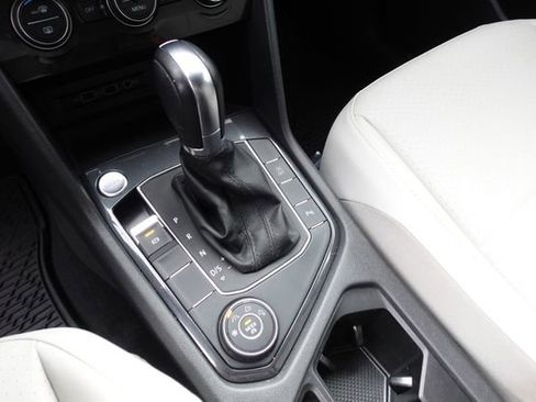 Used 2019 Volkswagen Tiguan SEL R-Line image 20