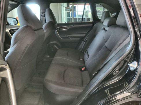 Used 2022 Toyota RAV4 SE image 23