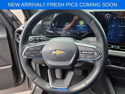 Used 2026 Chevrolet Equinox LT FWD image 13