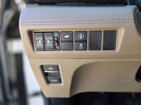 Used 2024 Honda Odyssey EX-L image 36