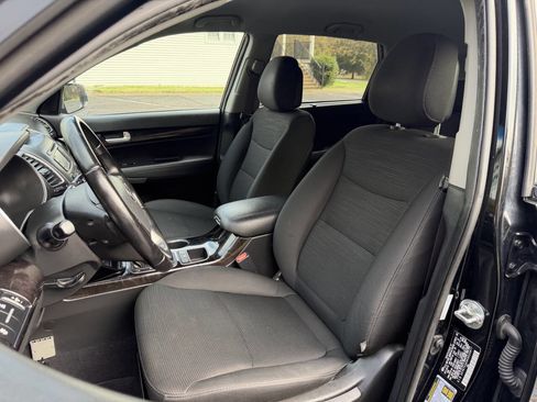 Used 2014 Kia Sorento LX image 16