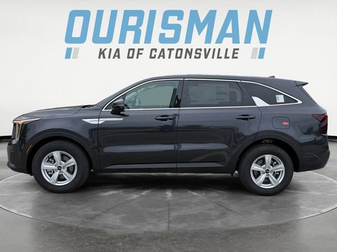 Certified 2026 Kia Sorento LX FWD image 3