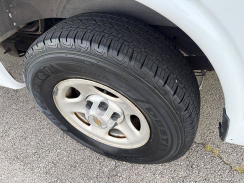 Used 2004 Chevrolet Express 1500 Passenger RWD image 22