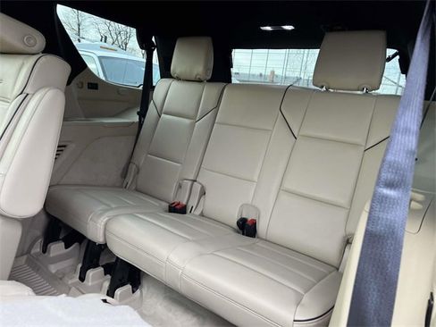 Used 2021 Cadillac Escalade Premium Luxury w/ Performance Package image 15