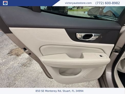 Used 2019 Volvo S60 T5 Momentum w/ Premium Package FWD image 22