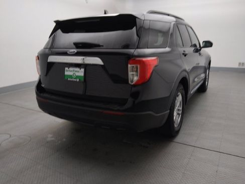 Used 2022 Ford Explorer XLT image 7