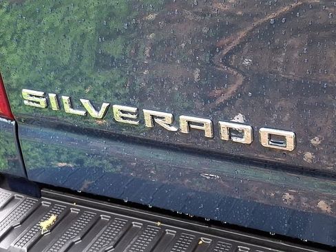 Used 2025 Chevrolet Silverado 2500 LT w/ Convenience Package AWD/4WD image 9