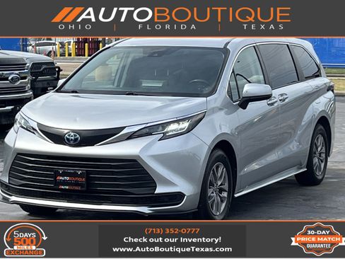 Used 2022 Toyota Sienna LE FWD image 1