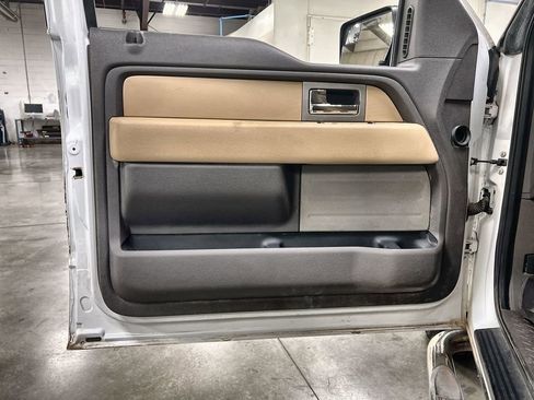 Used 2011 Ford F150 XLT w/ XLT Convenience Pkg image 15