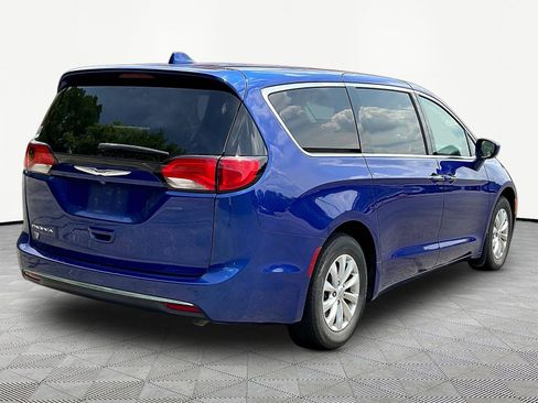 Used 2019 Chrysler Pacifica Touring Plus FWD image 6