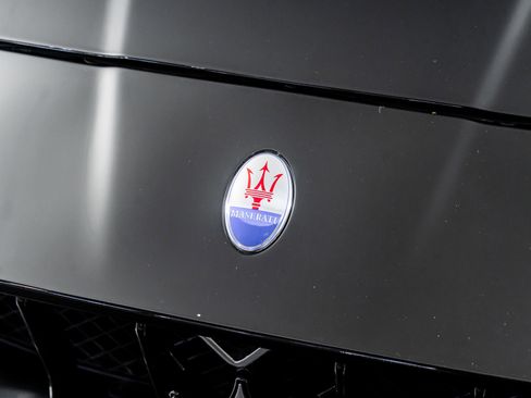 Used 2018 Maserati GranTurismo Sport image 39