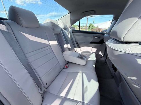 Used 2017 Toyota Camry XLE FWD image 18