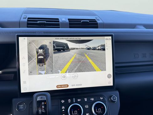 New 2026 Land Rover Defender 90 X-Dynamic SE AWD/4WD image 21